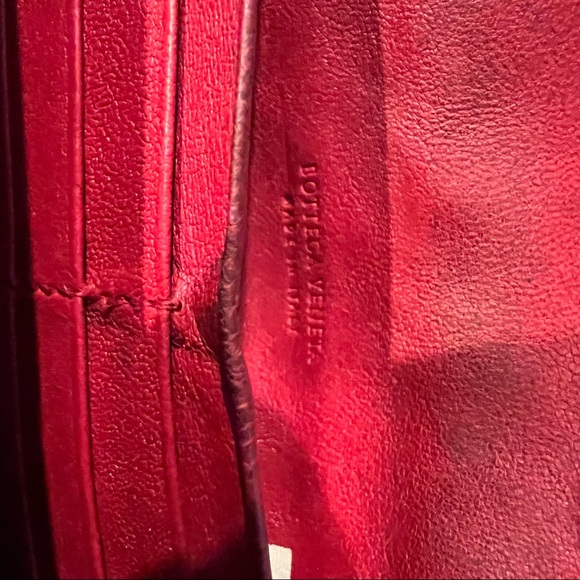 Bottega Veneta Intrecciato Lambskin Red Bifold Long Wallet Authentic - Picture 8 of 11